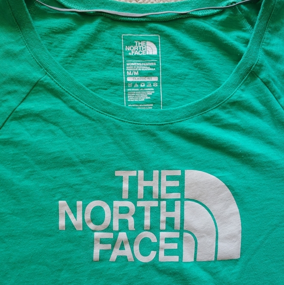 The NORTH FACE green 3/4 sleeve top - Picture 6 of 6